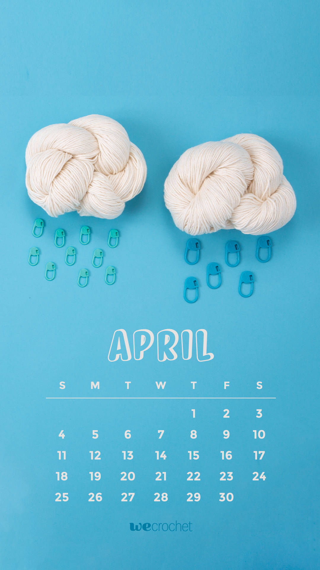 2021 Calendar 桌布 壁紙 — 兩束奶油色毛線，帶有青綠色針跡標記，排列在四月日曆上方，背景為純藍色。