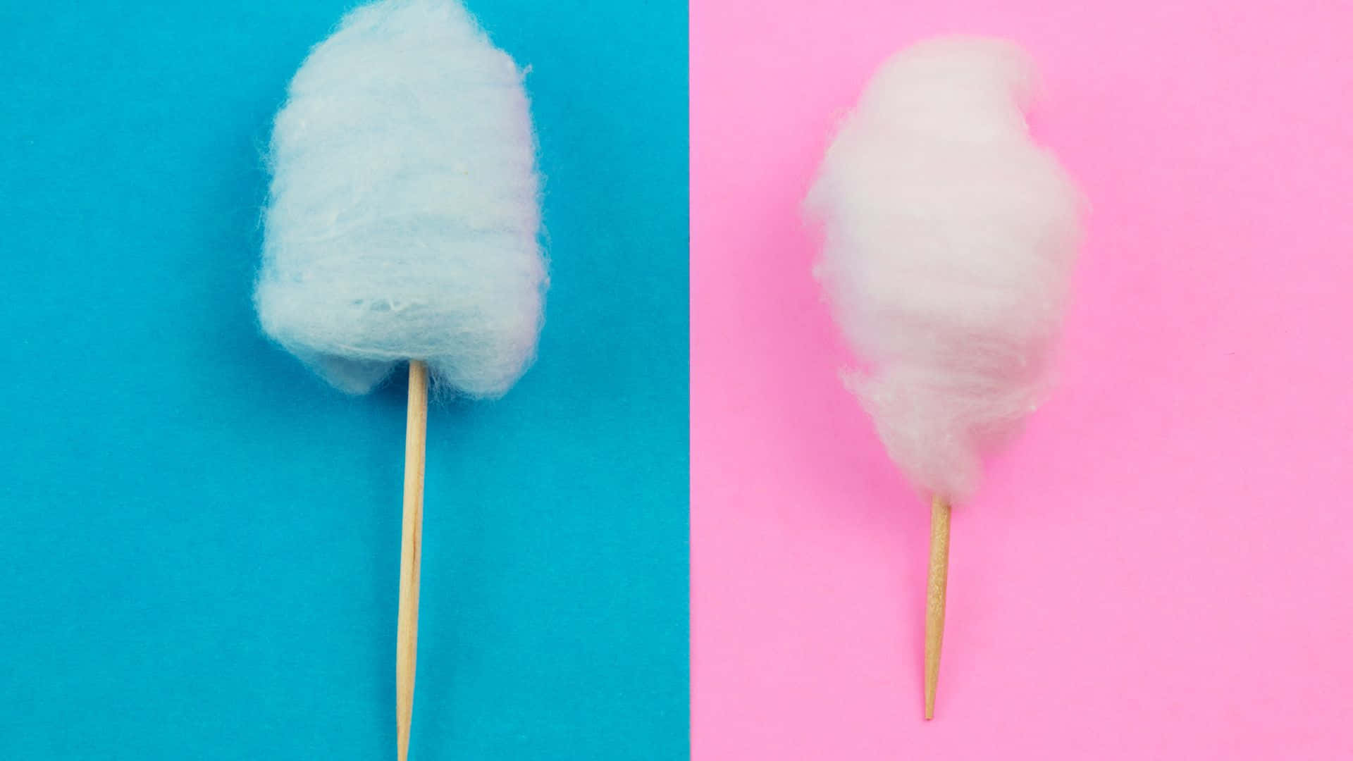 Cotton Candy 桌布 壁紙 — 兩枝棉花糖，一枝淺藍色配青色背景，另一枝白色配粉紅色背景。