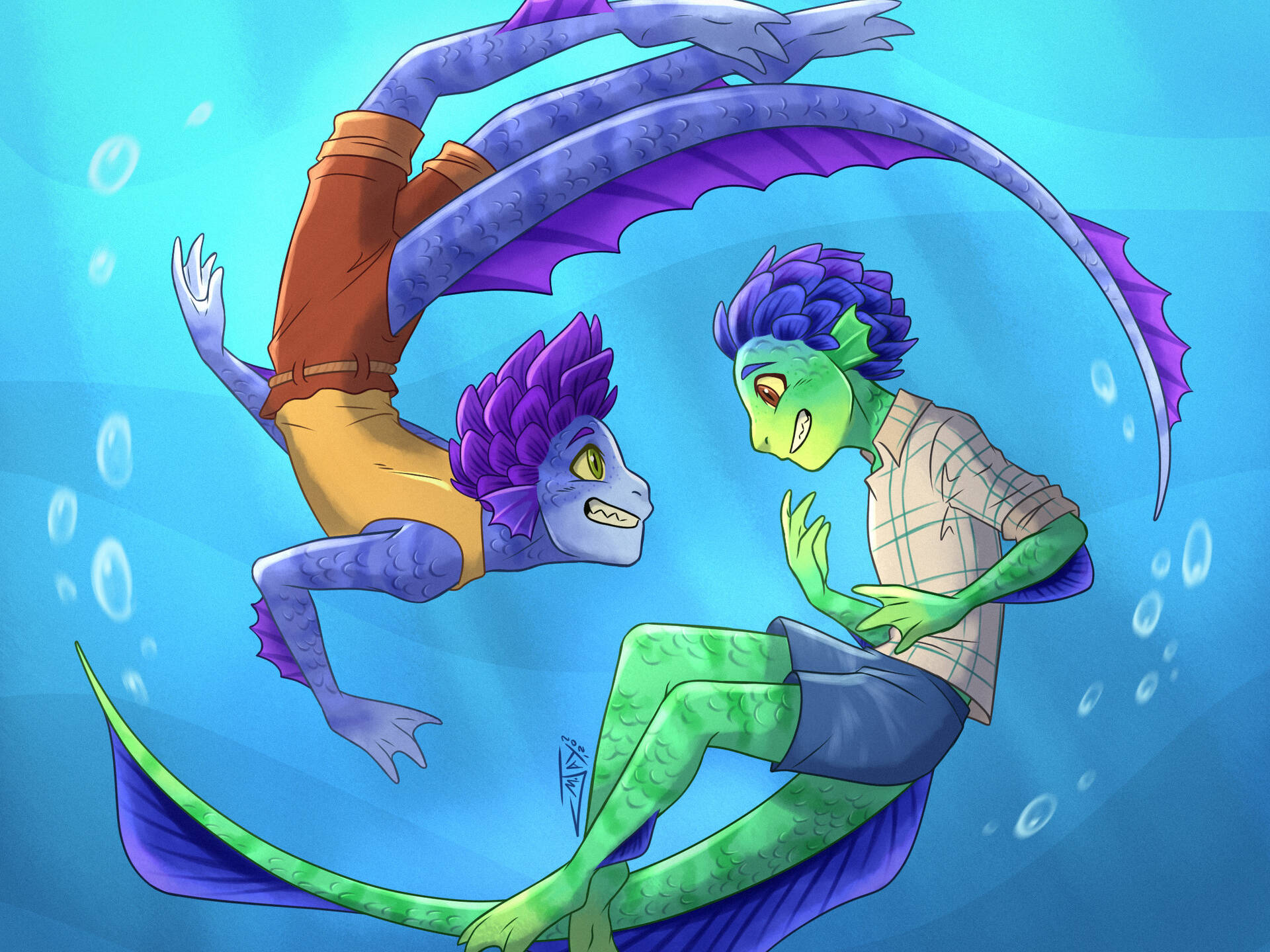 Luca 桌布 壁紙 — 兩條像龍的人魚，有紫色和綠色的鱗片，在明亮的藍色水下場景中嬉戲游泳，周圍有浮動的氣泡。