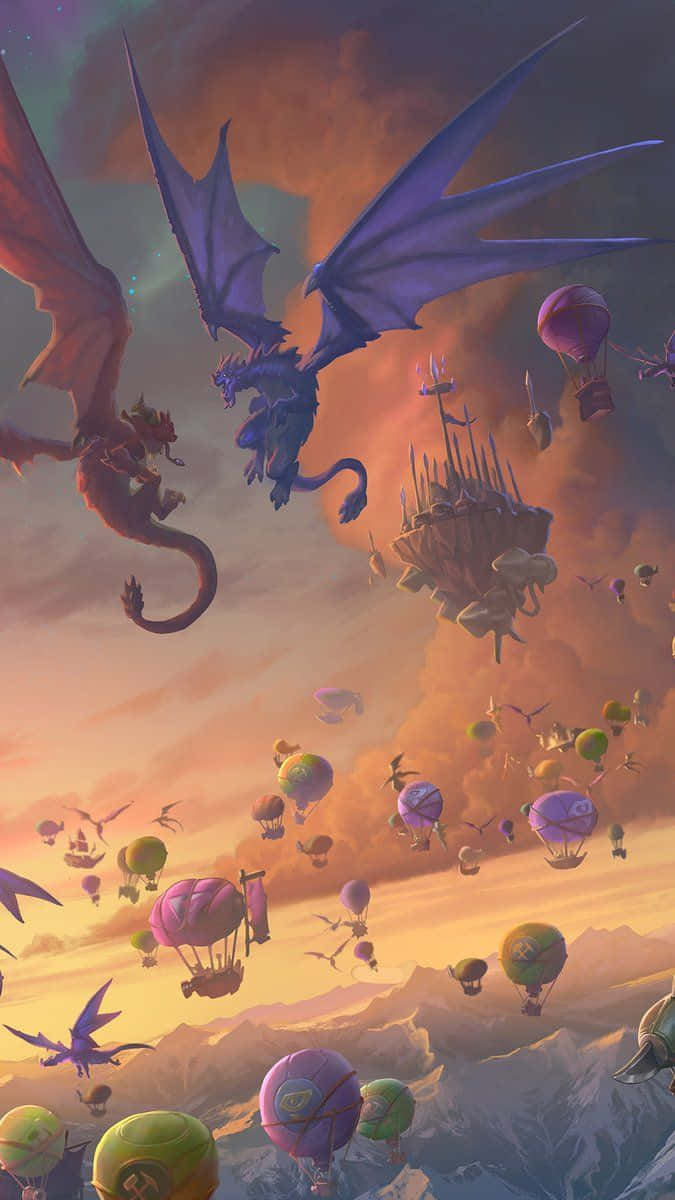 Dragons 桌布 壁紙 — 兩條巨龍在浮島和色彩繽紛的熱氣球上方翱翔，背景是熾熱的日落天空。