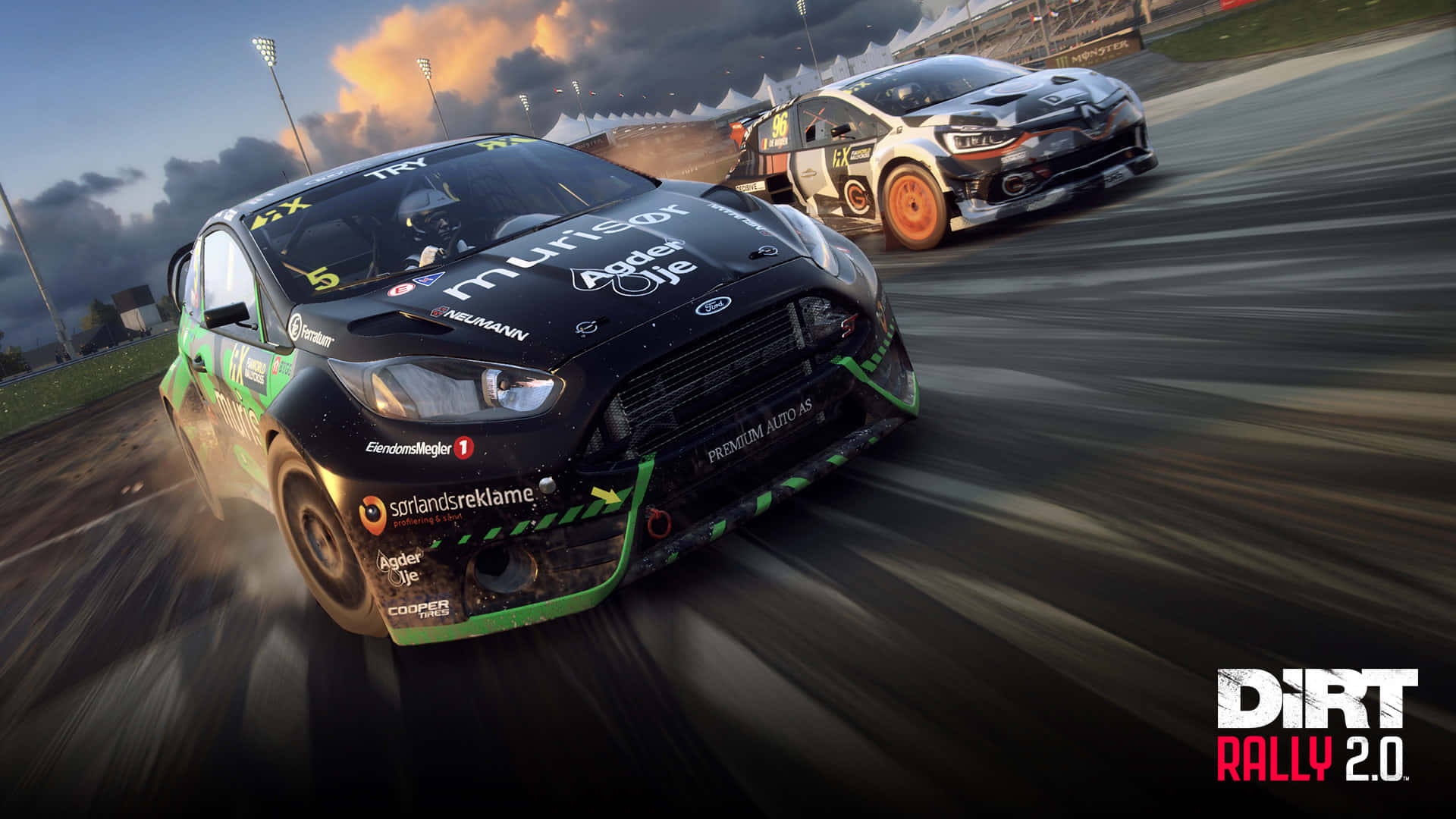 1920x1080 Dirt Rally 桌布 壁紙 — 兩輛拉力賽車在暴風雨黃昏的天空下，在潮濕的賽道上並排漂移，帶有動態模糊效果。