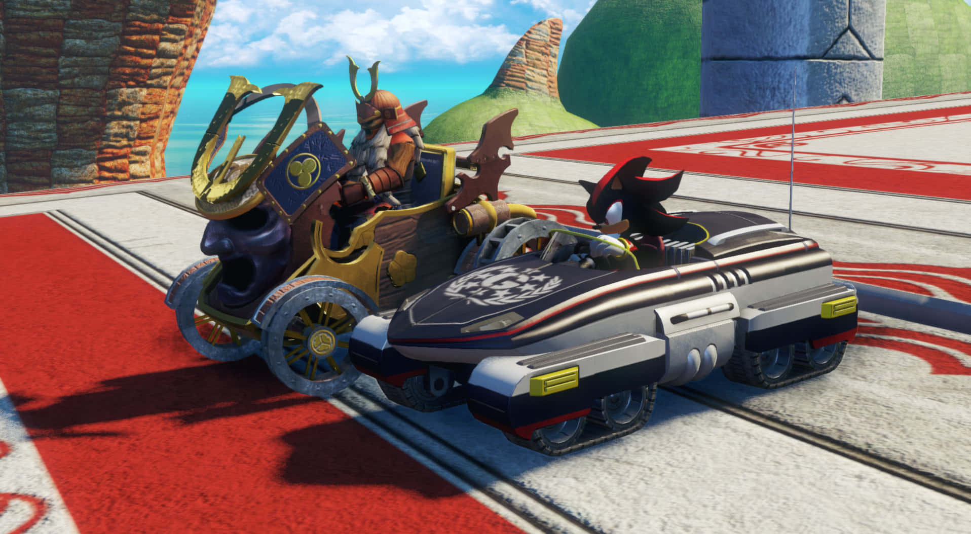 Sonic And All-stars Racing Transformed 桌布 壁紙 — 兩輛風格化的賽車載有角色，在明亮的藍天下於紅色賽道上競爭。