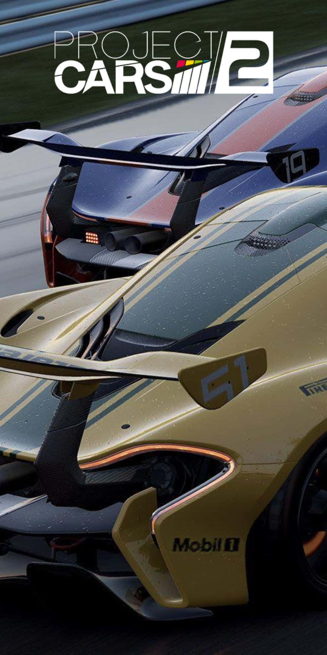 Pixel 3 Project Cars 2 桌布 壁紙 — 兩輛高性能賽車配備空氣動力學尾翼和贊助商貼紙，在明亮的日光下於潮濕的賽道上疾馳。