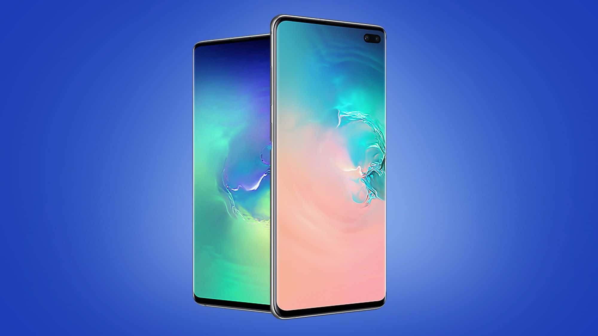 Galaxy S10 桌布 壁紙 — 兩部時尚智慧型手機，帶有鮮豔的漸層螢幕，傾斜地立在純藍色背景前。