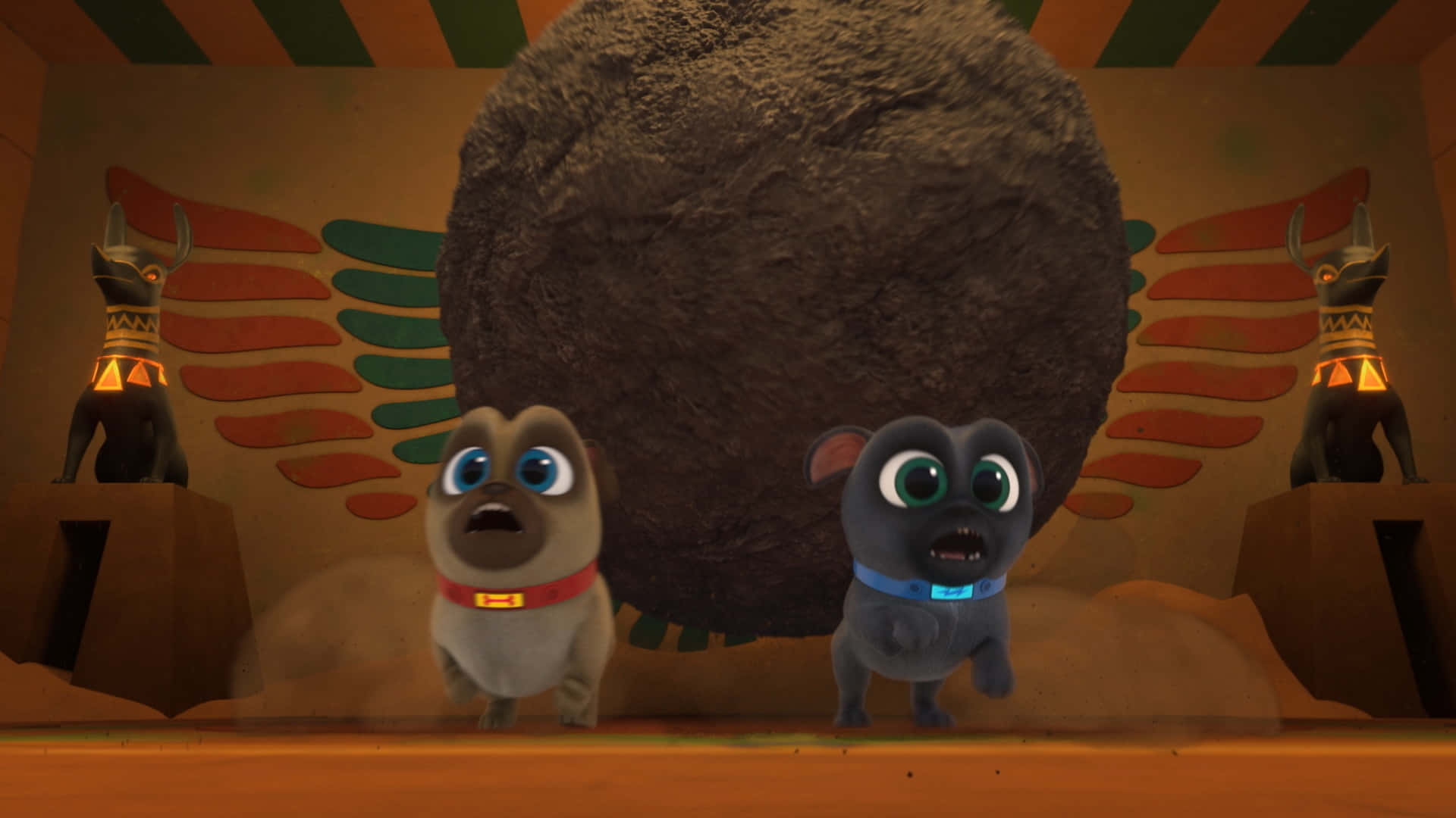Puppy Dog Pals 桌布 壁紙 — 兩隻動畫小狗震驚地盯著一個巨大的毛球，在一個帶有發光雕像的埃及主題房間裡。