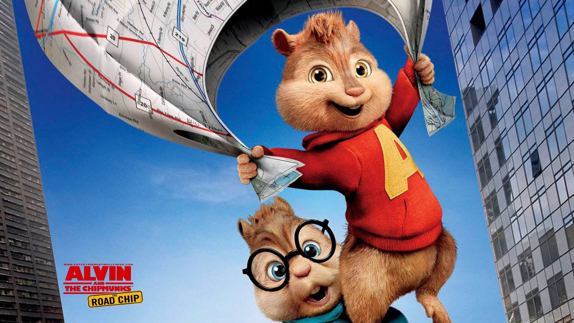 Chipmunks 桌布 壁紙 — 兩隻動畫花栗鼠在高聳的城市摩天大樓之間，開心地舉起一張巨大的地圖，背景是明亮的藍天。
