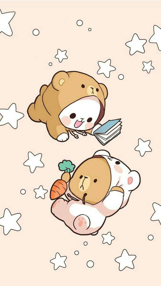 milk and mocha 桌布 壁紙 — 兩隻可愛的卡通熊在白色星星中漂浮，一隻在讀書，另一隻拿著胡蘿蔔，背景是柔和的桃色。