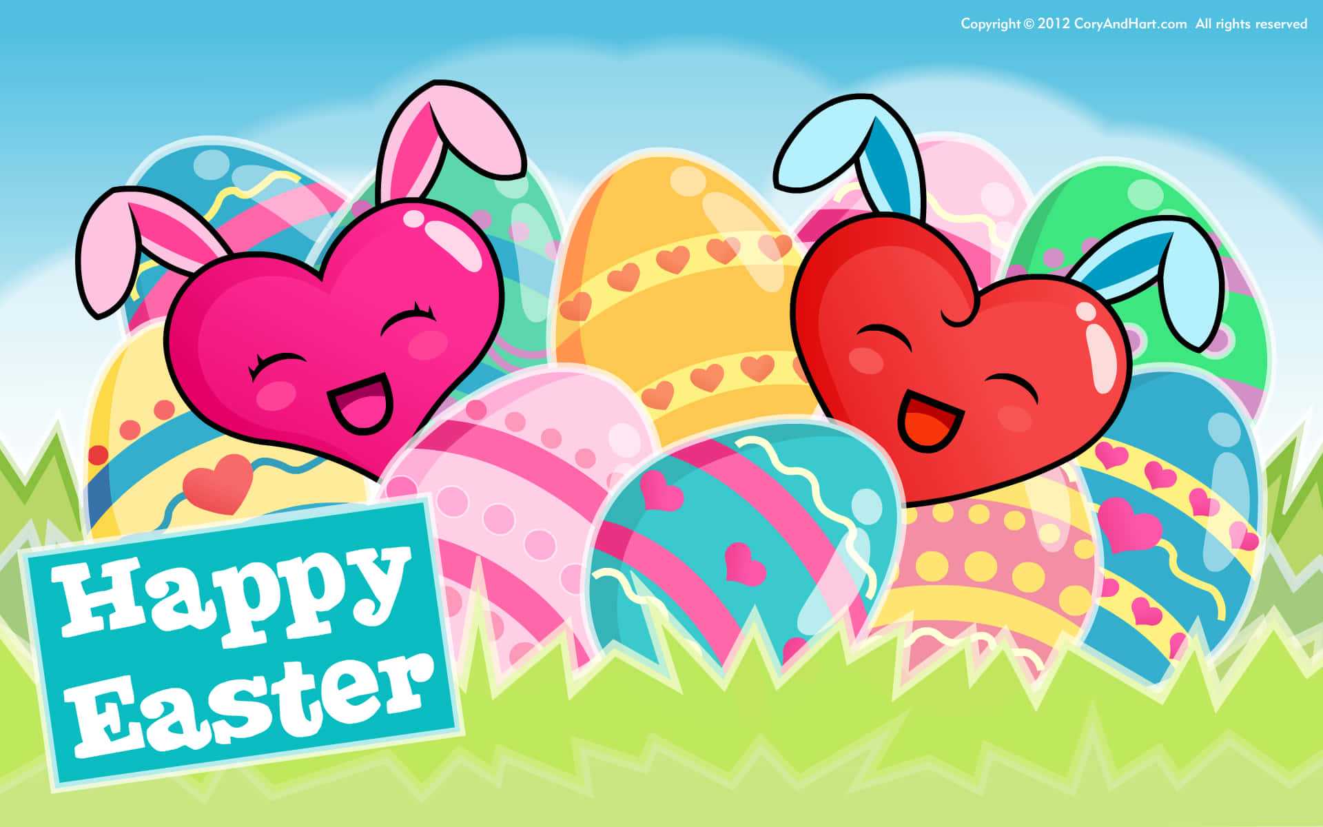 Cute Happy Easter 桌布 壁紙 — 兩隻微笑的心形兔子，長著兔耳朵，在藍天下從草地上的彩色復活蛋後面探出頭來。