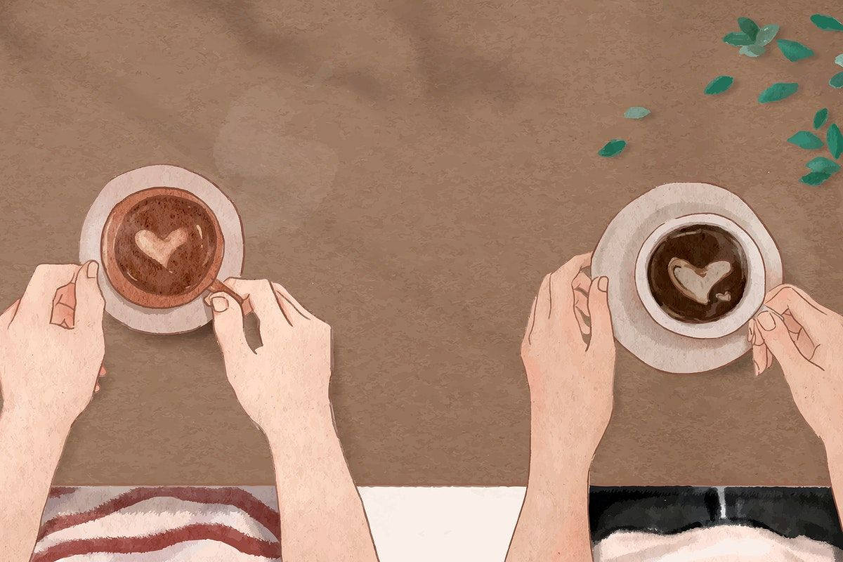 兩個人拿著咖啡杯，泡沫中有心形圖案。 — 棕色美學 壁紙