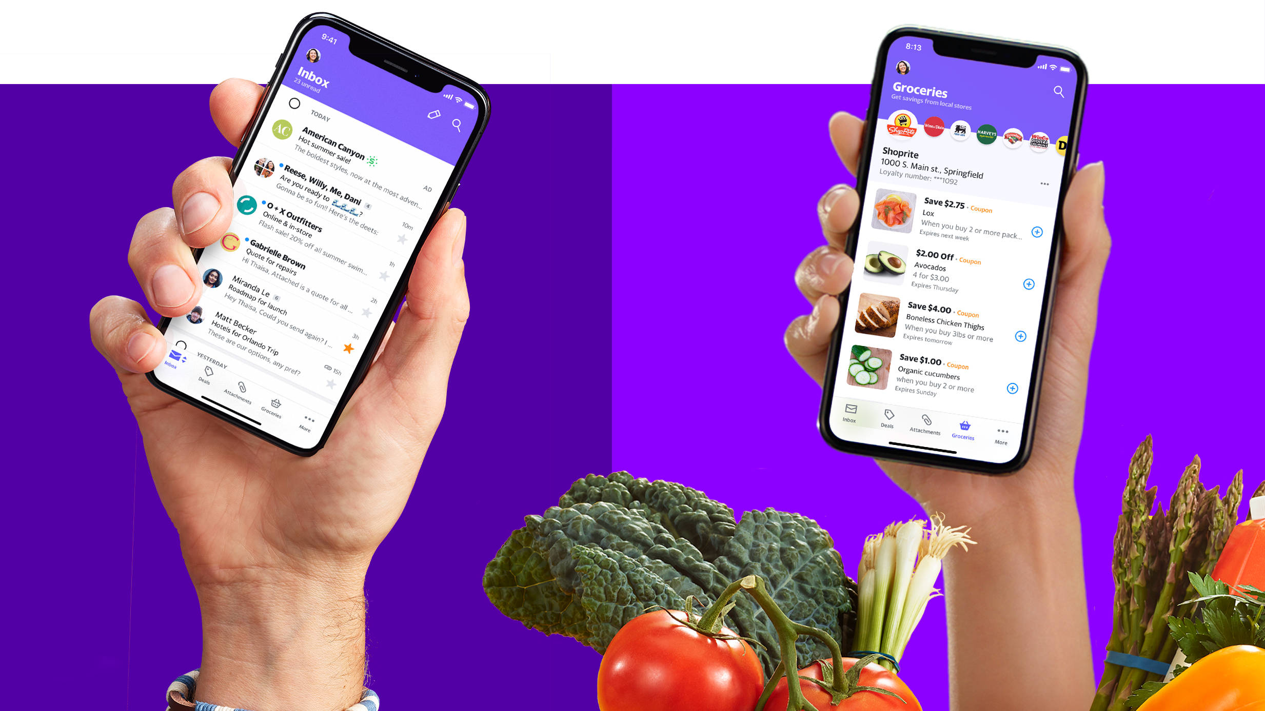 Yahoo Mail 桌布 壁紙 — 兩隻手拿著智慧型手機，顯示購物應用程式，上方是新鮮蔬菜，背景是充滿活力的紫色。