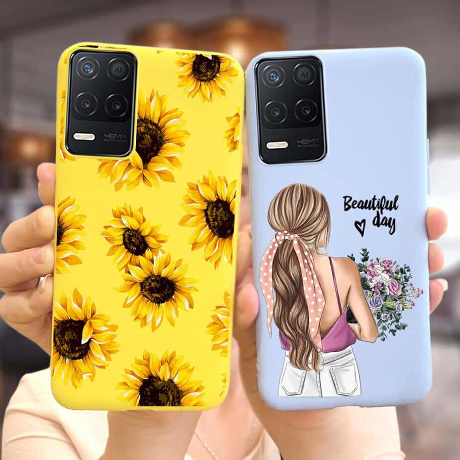 Beautiful Sunflower 桌布 壁紙 — 兩隻手握住手機殼，一個黃色帶向日葵，另一個淺藍色帶一個拿著花和文字的女孩。