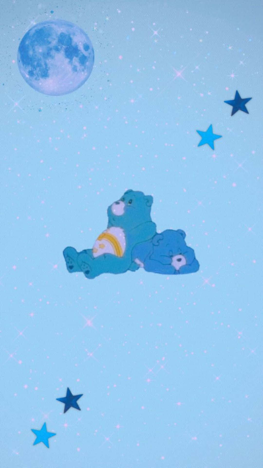 Kawaii Characters 桌布 壁紙 — 兩隻藍色Care Bears在柔和粉彩的天空中，於滿月和閃爍星星下平靜地漂浮。