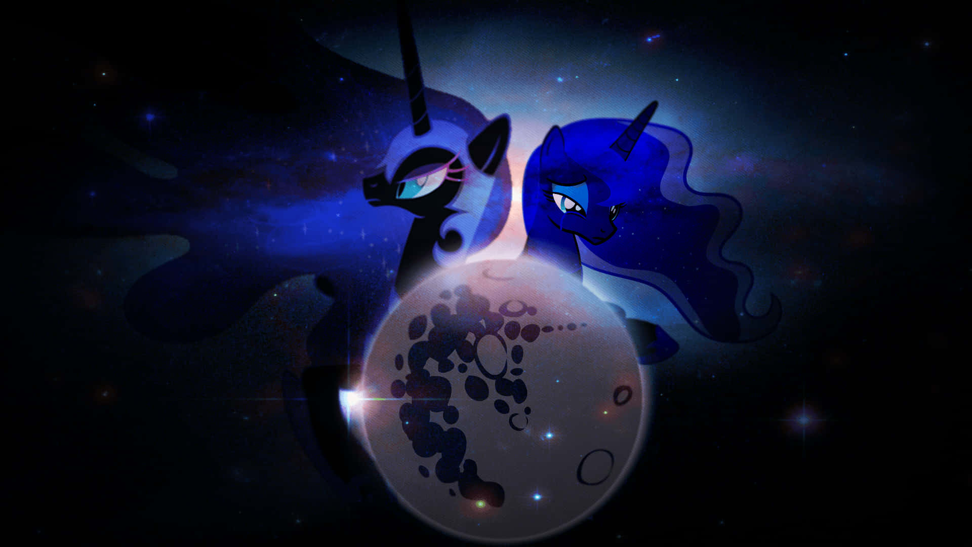 Nightmare Moon 桌布 壁紙 — 兩隻藍色獨角獸閃爍著發光的眼睛，在星空宇宙背景下夾著一個佈滿隕石坑的月亮。