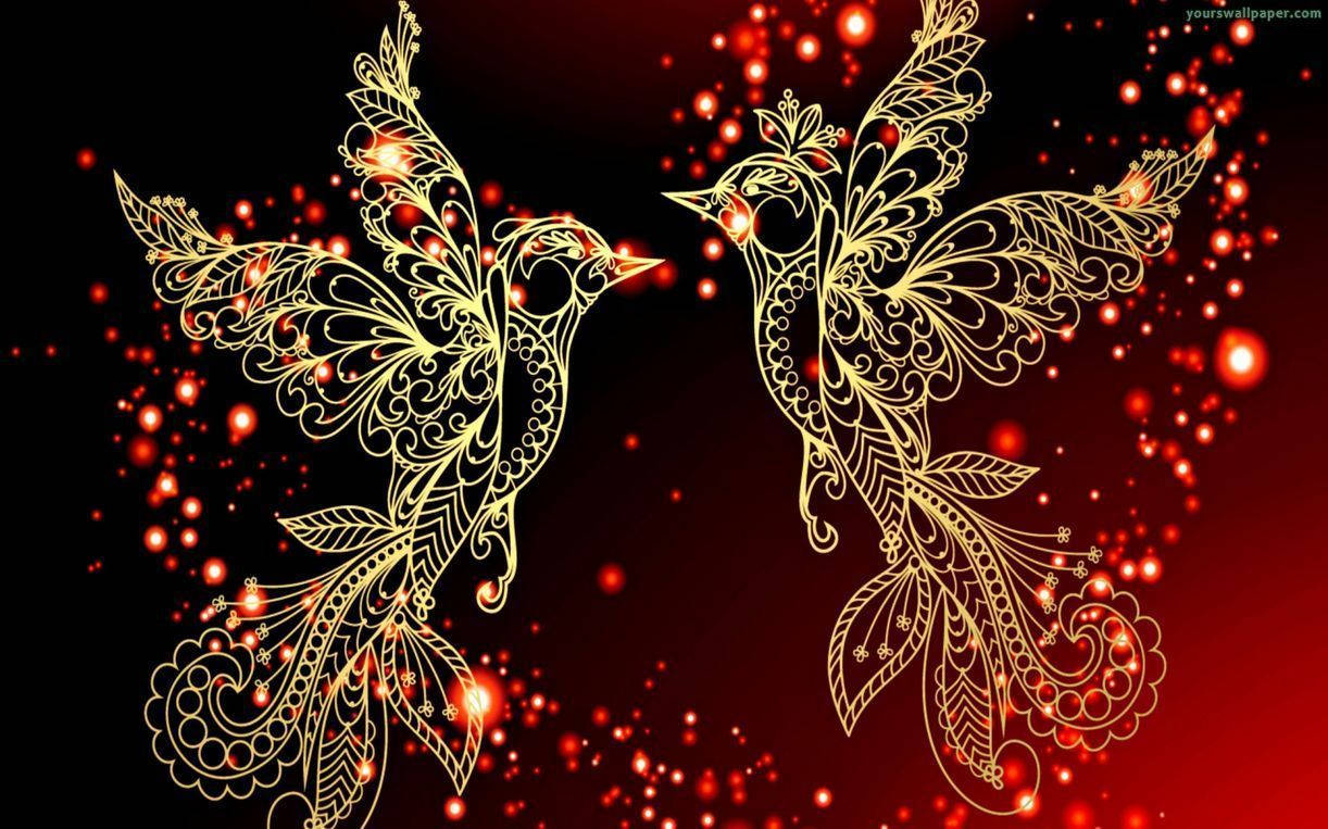 3D 桌布 壁紙 — 兩隻裝飾華麗的金色鳥兒，帶有精緻的鏤空翅膀，在發光的紅色粒子背景中相對而立。