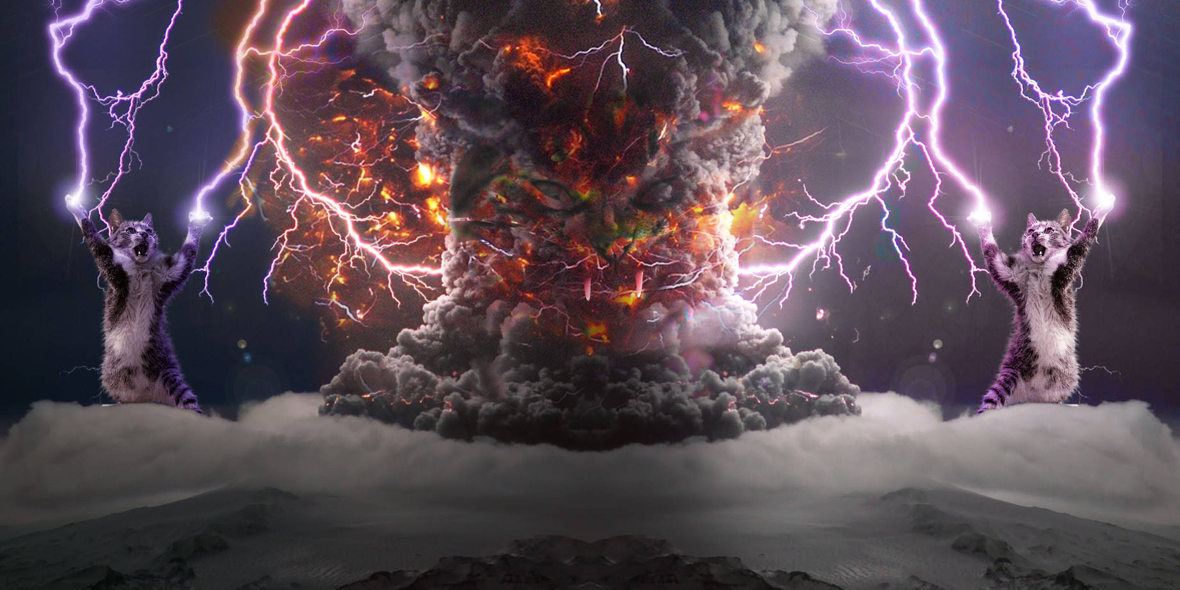 Lightning 桌布 壁紙 — 兩隻貓站在雲端揮舞閃電，背後是熾熱的火山爆發。