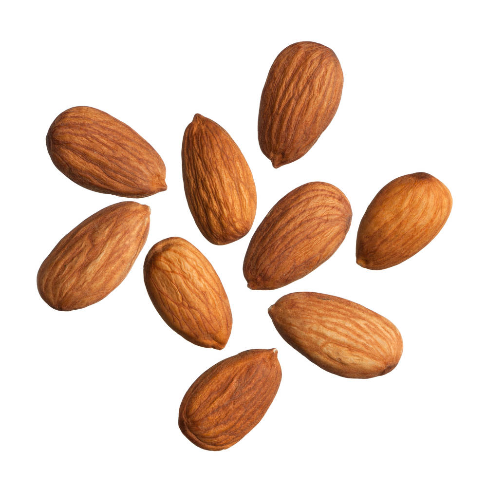 Almond 桌布 壁紙 — 八顆帶有紋理棕色外皮的完整杏仁，在純白背景上鬆散地排列成一個圓圈。