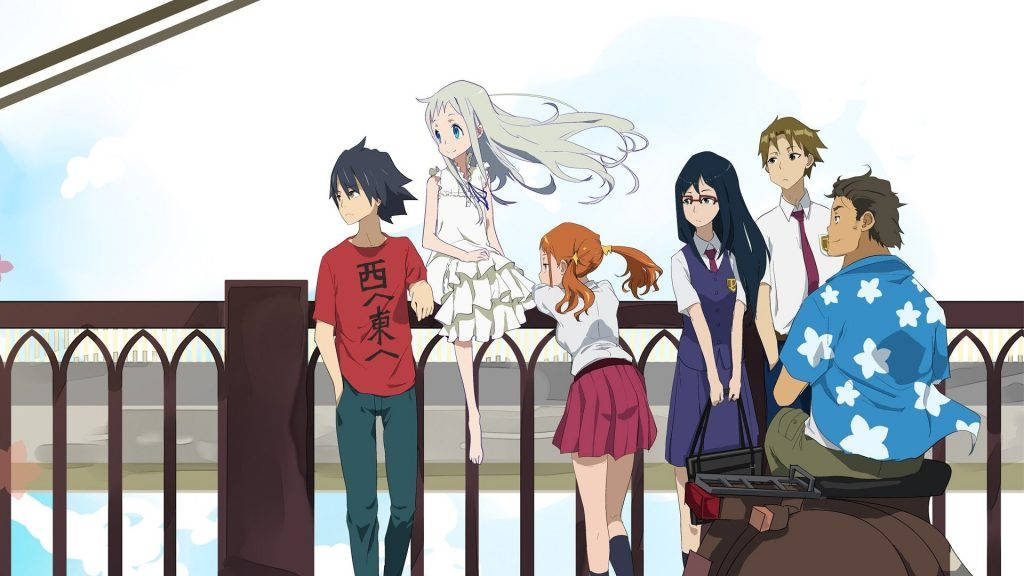 Anohana 桌布 壁紙 — 六個動漫青少年靠在欄杆上，俯瞰著水，天空明亮，風吹動一個女孩的頭髮。