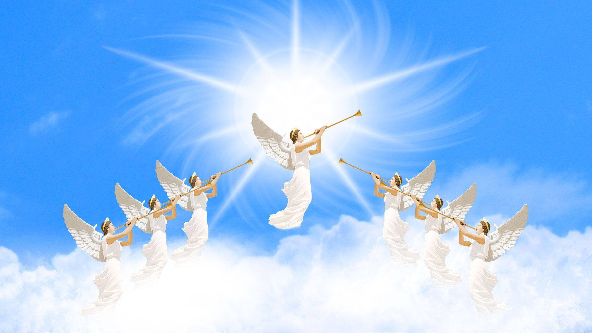 angels 桌布 壁紙 — 六個天使般的人物，長著白色翅膀，身穿白色長袍，在蓬鬆的雲層上吹奏小號，背景是燦爛的藍天和明亮的陽光。