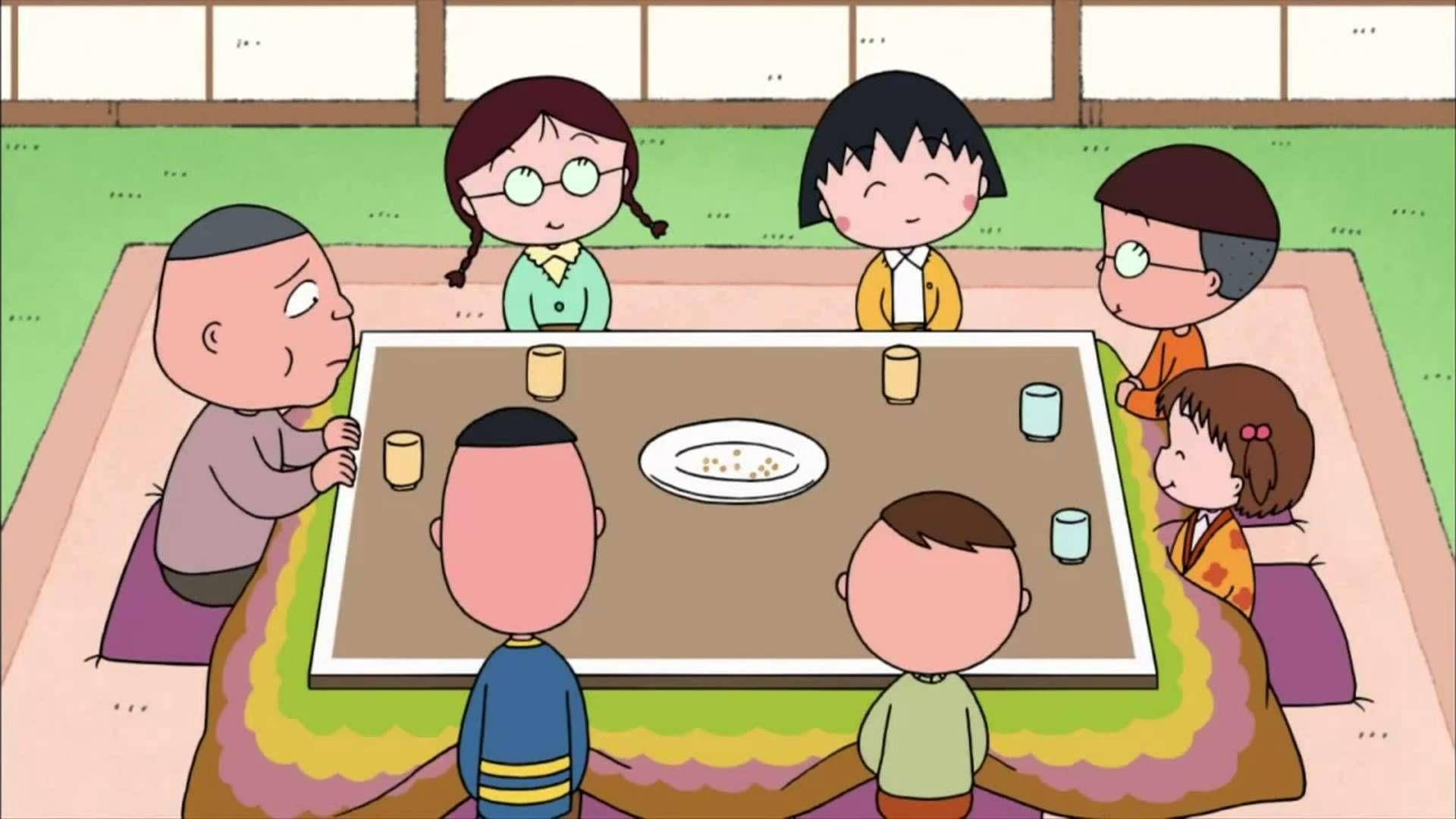 Chibi Maruko Chan 桌布 壁紙 — 六個孩子在傳統日式房間裡圍坐在矮桌旁，分享簡單的杯子和一盤米飯的餐點。