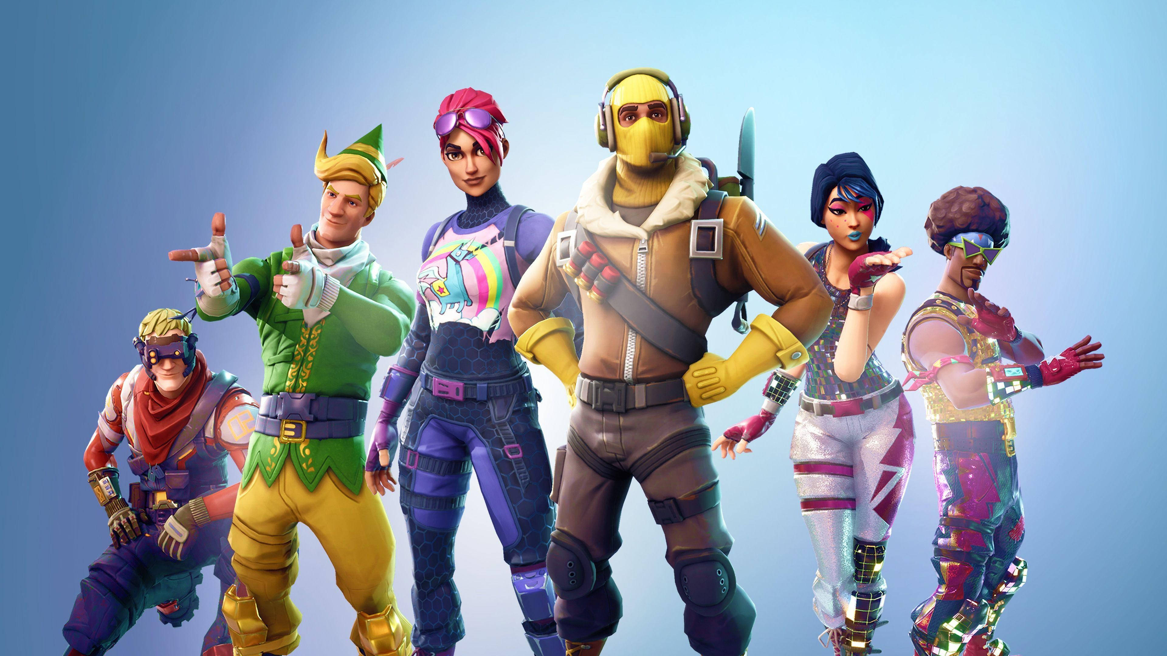 Sparkle Specialist Fortnite 桌布 壁紙 — 六個色彩繽紛的Fortnite角色穿著鮮豔服裝，在柔和的藍色漸變背景前自信地擺姿勢。