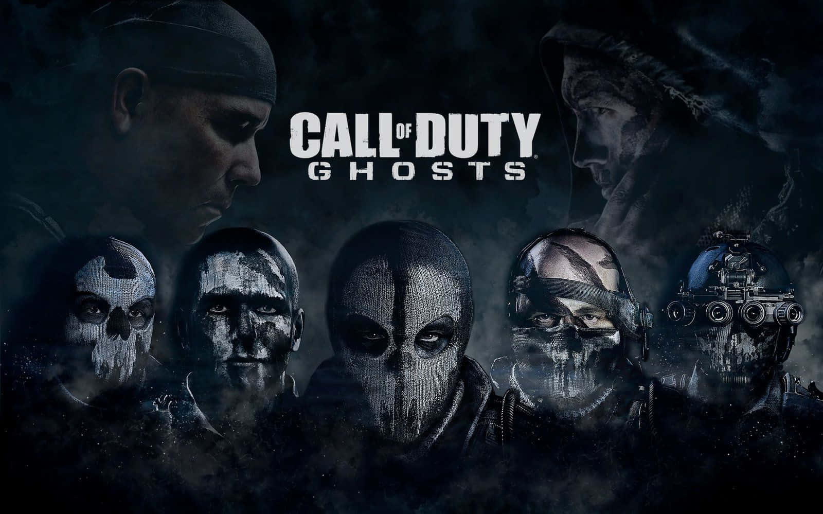 Call Of Duty Ghosts 桌布 壁紙 — 六名戴面具的士兵身穿黑色裝備，站在煙霧繚繞的陰影中，上方是發光的《Call of Duty Ghosts》標題。