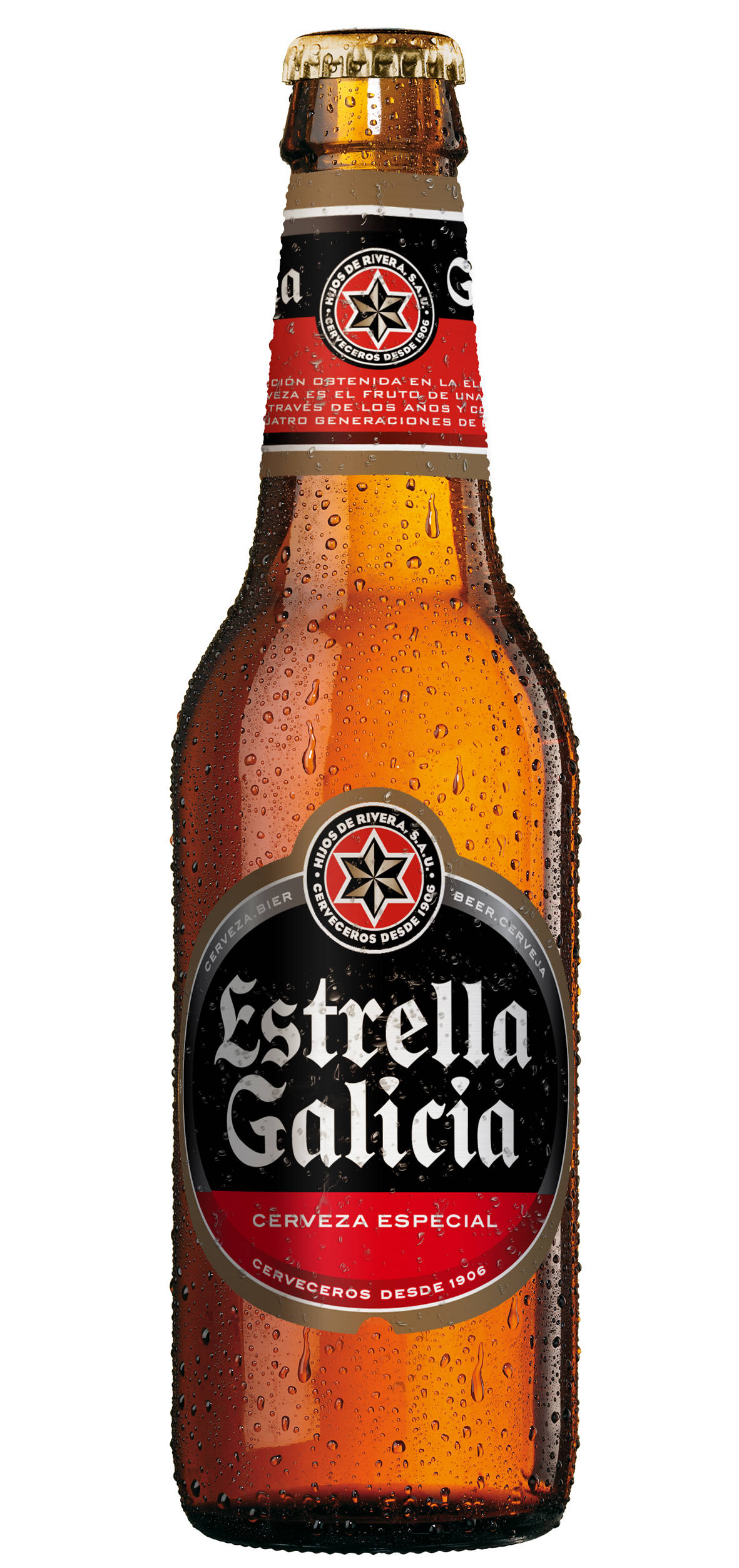 alcohol 桌布 壁紙 — 冰涼的Estrella Galicia啤酒瓶在純白背景上閃爍著冷凝水珠。