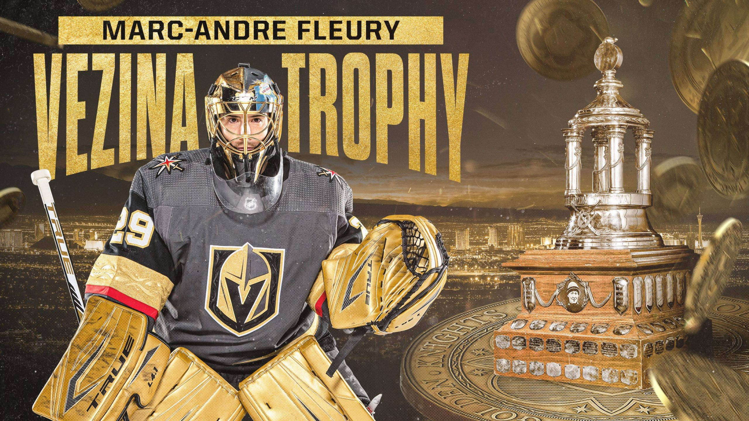曲棍球 桌布 壁紙 — 冰球守門員 Marc-Andre Fleury 身穿金色裝備，自豪地站在 Vezina 獎盃旁，背景是金色的城市天際線。