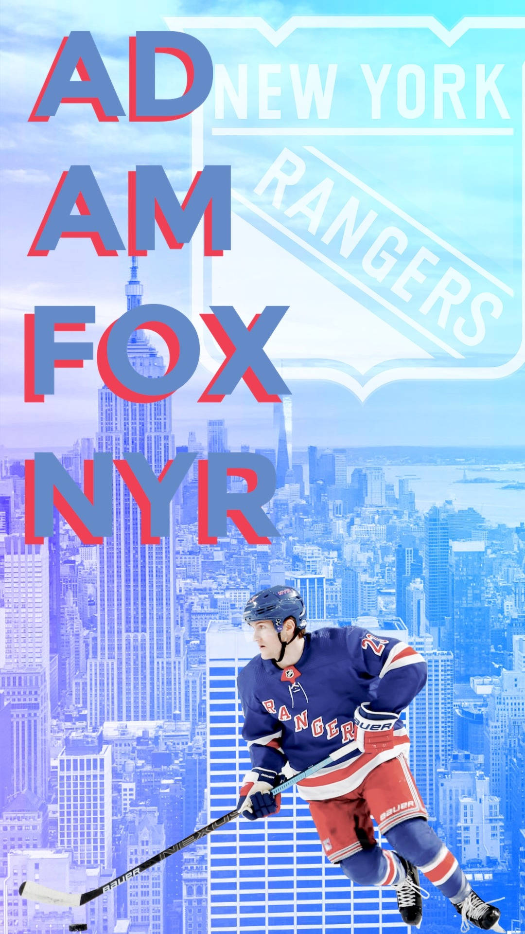 New York 桌布 壁紙 — 冰球運動員 Adam Fox 穿著紐約遊騎兵隊裝備，在風格化的藍色城市天際線背景下動態滑冰，帶有球隊品牌標誌。