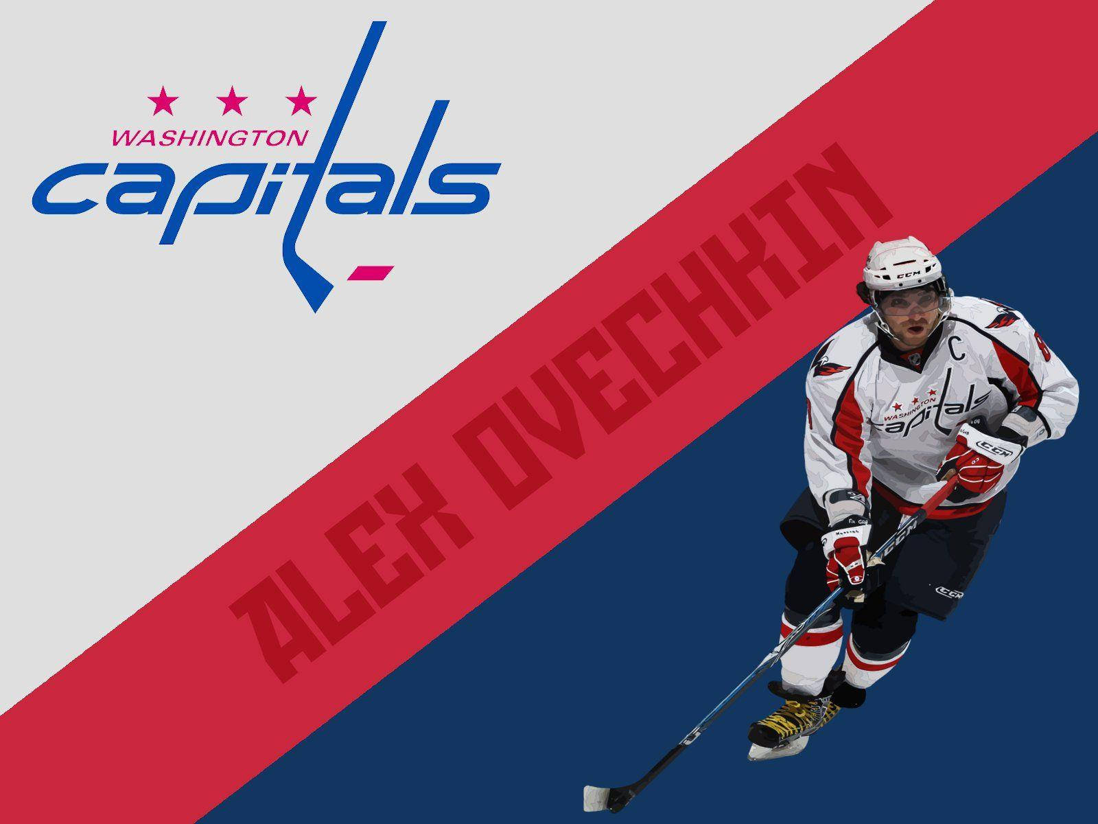 運動 桌布 壁紙 — 冰球運動員 Alex Ovechkin 穿著華盛頓首都隊裝備，在帶有球隊標誌的醒目紅藍對角線背景上動態滑行。