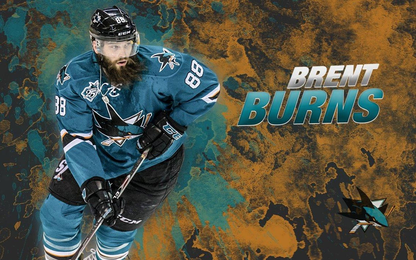 運動 桌布 壁紙 — 冰球運動員 Brent Burns 身穿青色鯊魚隊球衣，手持球桿，站在帶有紋理的青色和橙色背景前。