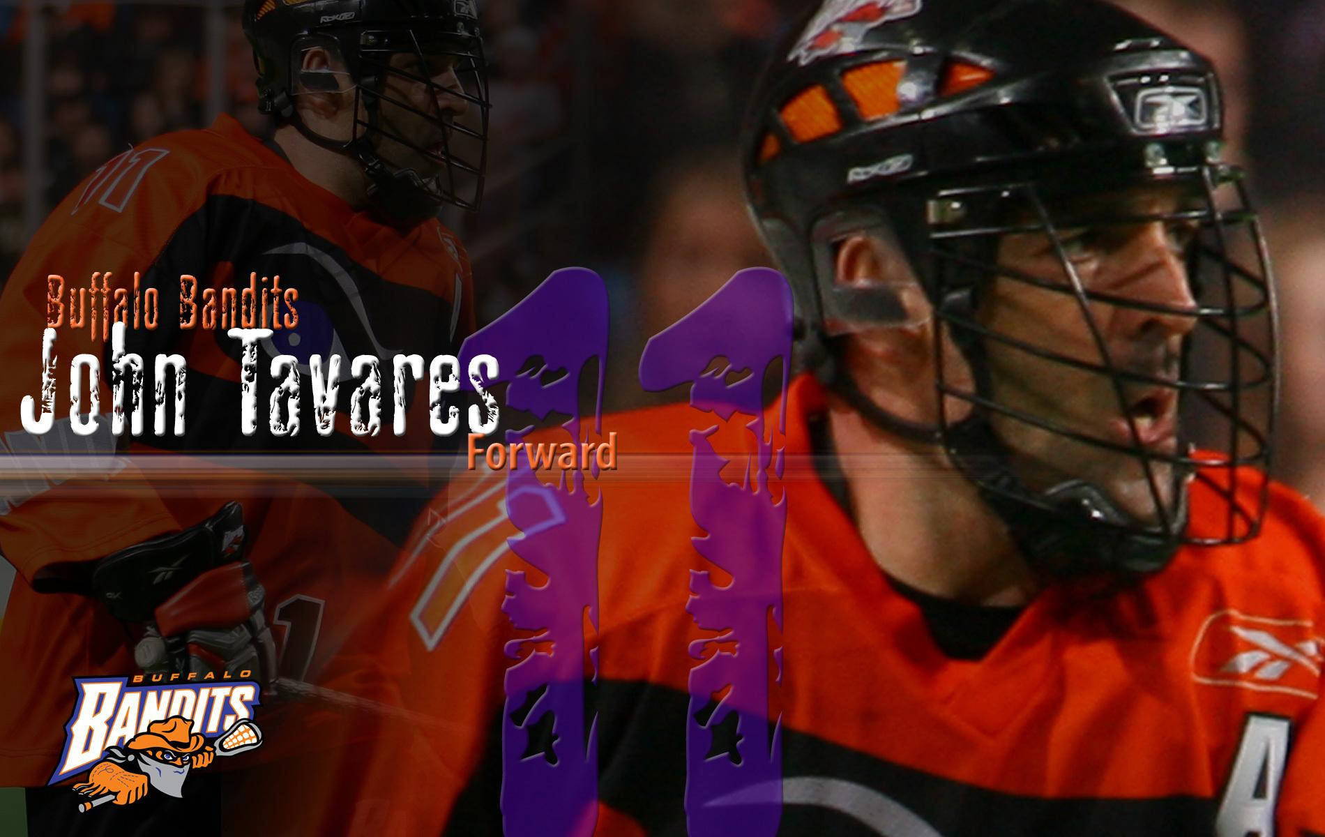 水牛 桌布 壁紙 — 冰球運動員 John Tavares 身穿橙色球衣和頭盔，帶有紫色 11 號圖形疊加的近距離特寫。