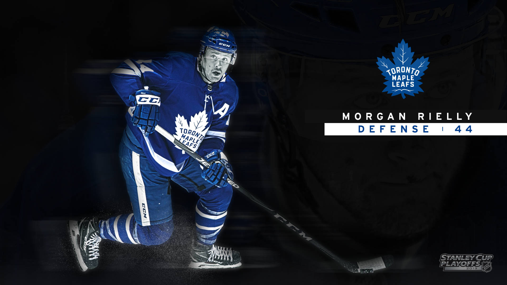 運動 桌布 壁紙 — 冰球運動員 Morgan Rielly 身穿多倫多楓葉隊裝備，在深色背景上動態蹲伏，帶有球隊標誌和統計數據疊加。