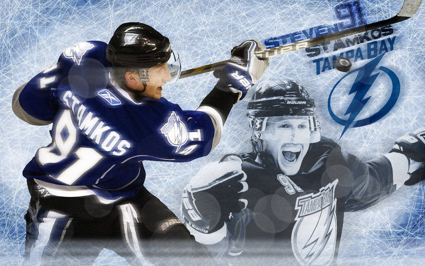 運動 桌布 壁紙 — 冰球運動員 Steven Stamkos 身穿坦帕灣閃電隊裝備，在動態冰裂背景下舉起球棍慶祝。