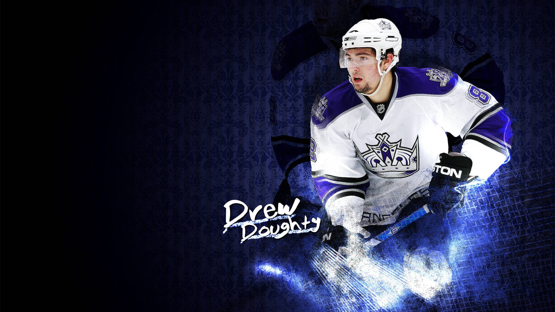 Los Angeles Kings 桌布 壁紙 — 冰球運動員Drew Doughty身穿白色和紫色的Kings球衣，在深色華麗背景上動態滑冰，帶有發光的藍色能量效果。