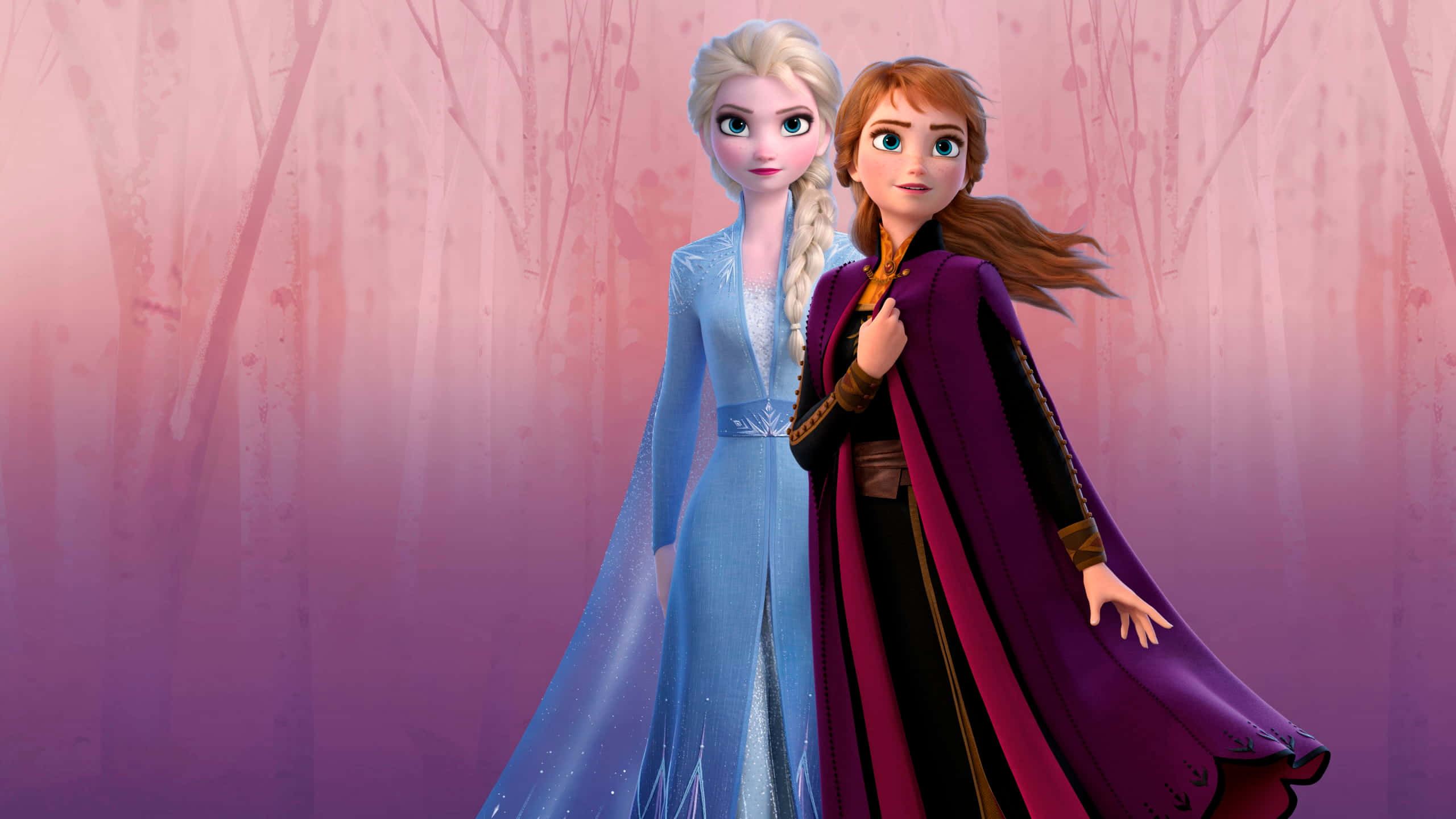 Disney Profile 桌布 壁紙 — 《冰雪奇緣》中的艾莎和安娜一起站在柔和的粉紫色森林中，身後有光禿禿的樹木。
