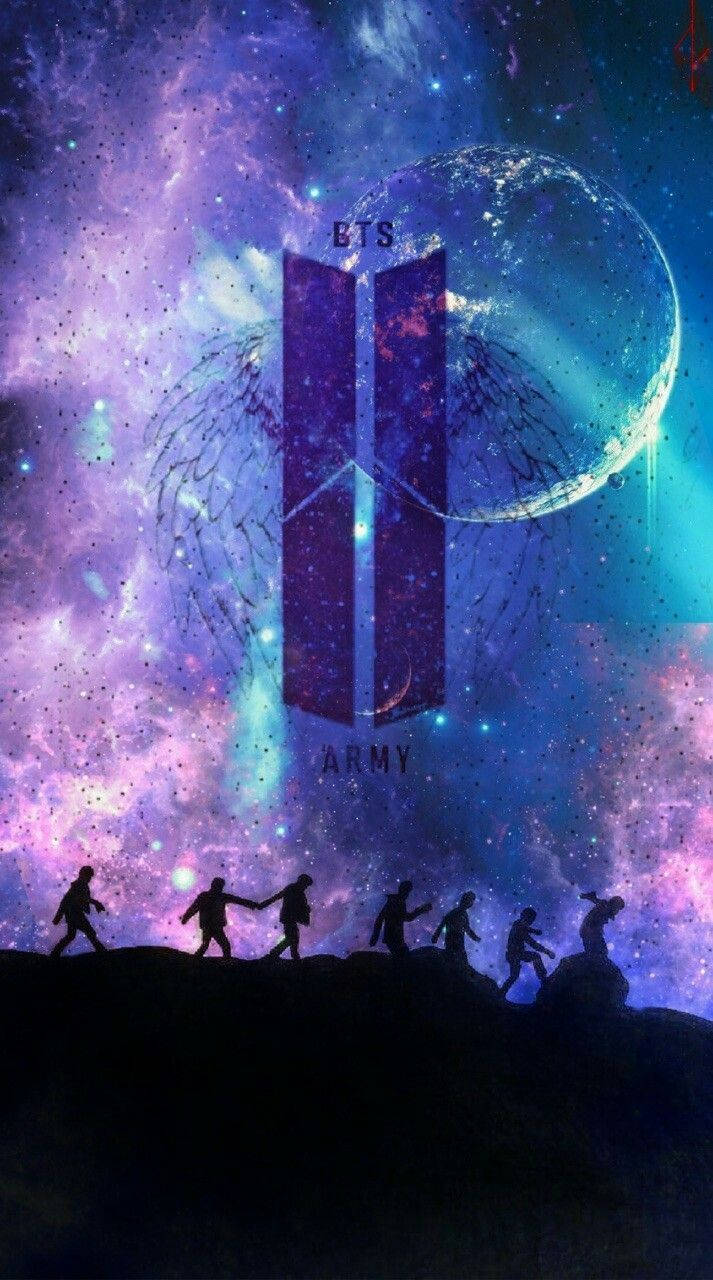 BTS ARMY 桌布 壁紙 — 剪影人物在發光的星系和天體月亮下走過宇宙景觀，帶有BTS標誌和ARMY文字。