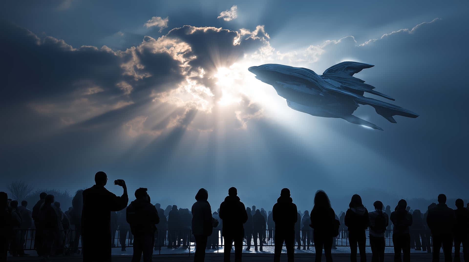 UFO Arrival: Crowd Witnesses Alien Ship Through Clouds 壁紙 — 剪影人群觀看未來太空船在陽光明媚的多雲天空中翱翔。
