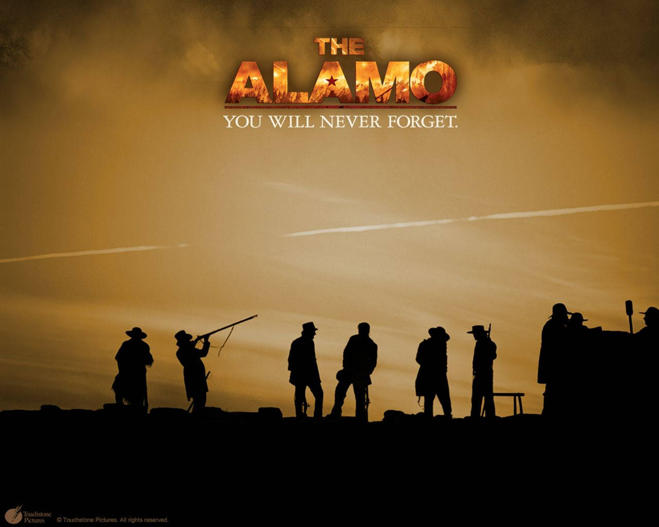 電影動圖 桌布 壁紙 — 剪影士兵站在火紅的日落天空前，上方『The Alamo』標題閃耀。