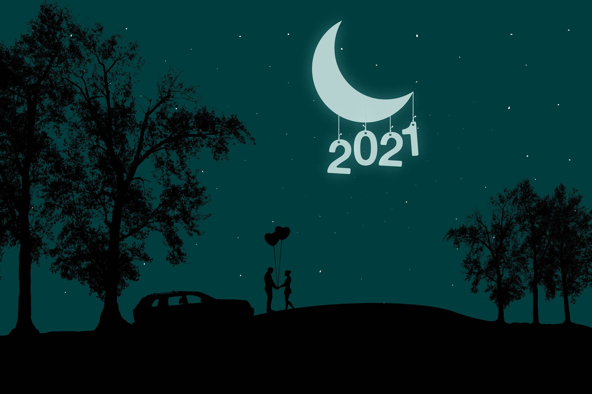 2021 桌面 桌布 壁紙 — 剪影情侶手持心形氣球站在山丘上，新月形狀如2021，背景是星空夜空。