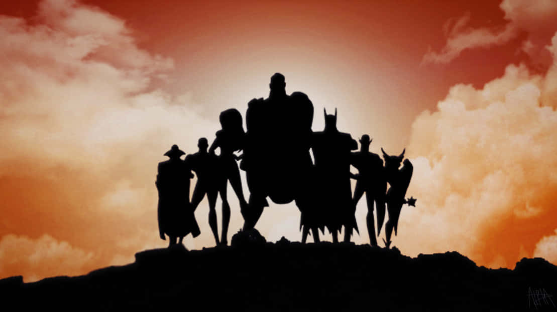 Justice League Unlimited 桌布 壁紙 — 剪影般的超級英雄團結地站在懸崖頂上，背景是火紅的橙色日落天空。