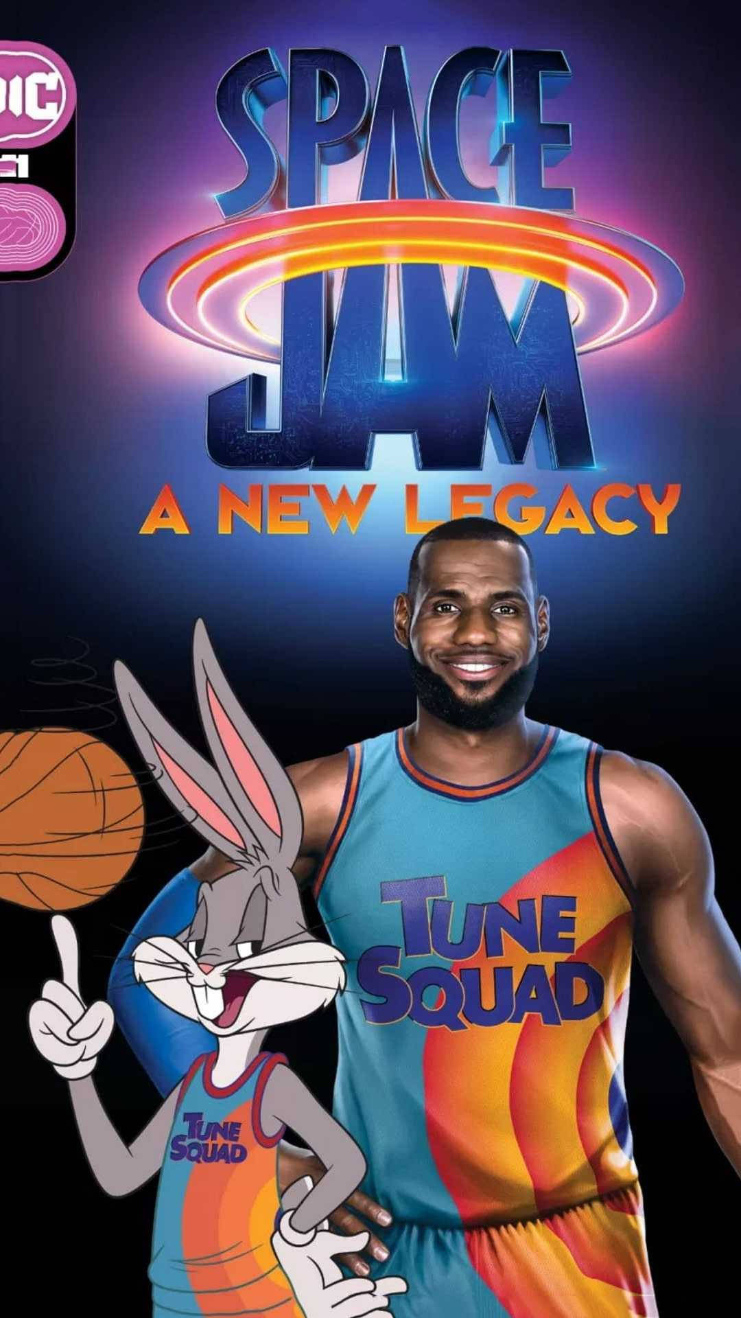 Space Jam 2 桌布 壁紙 — 勒布朗·詹姆斯與賓尼兔身穿Tune Squad球衣，在發光的Space Jam標題背景前自信地擺姿勢。