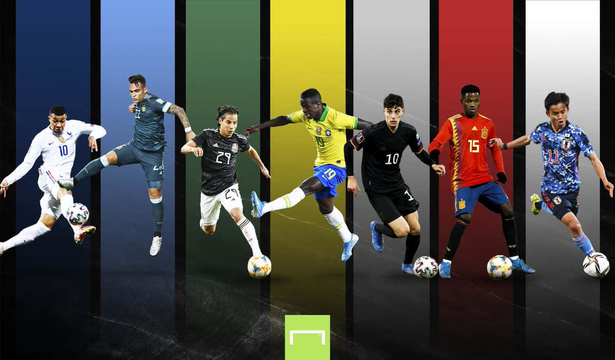 Football Players 桌布 壁紙 — 動感足球運動員以動作姿勢呈現，背景為代表國家隊球衣的鮮豔垂直色條。