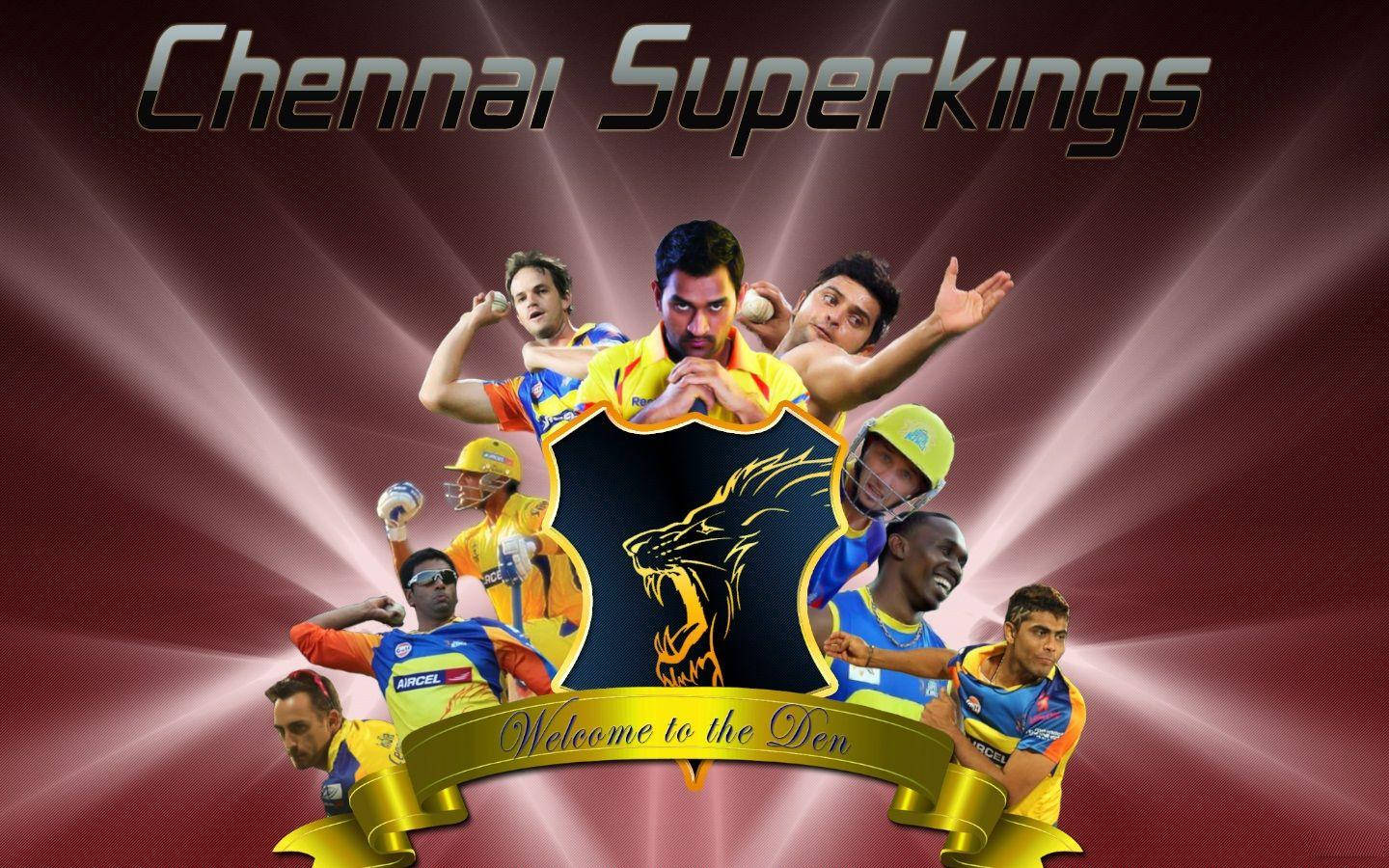 Csk 桌布 壁紙 — 動態拼貼：Chennai Super Kings 板球運動員在咆哮的獅子徽章周圍擺出動作姿勢，背景為閃耀的栗紅色。