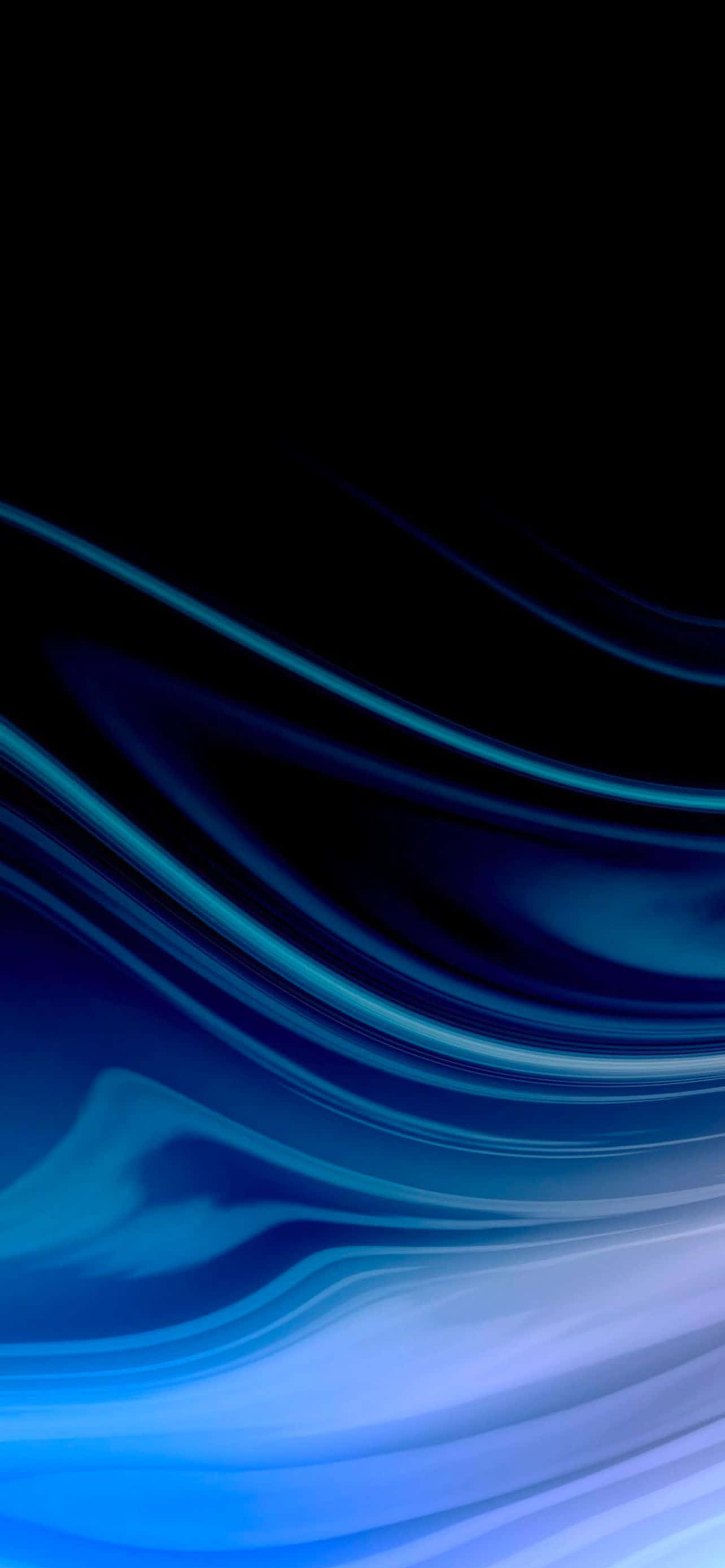 Blue iPhone 桌布 壁紙 — 動態流動的藍色波浪在深黑色背景上泛起漣漪，呈現時尚的抽象設計。