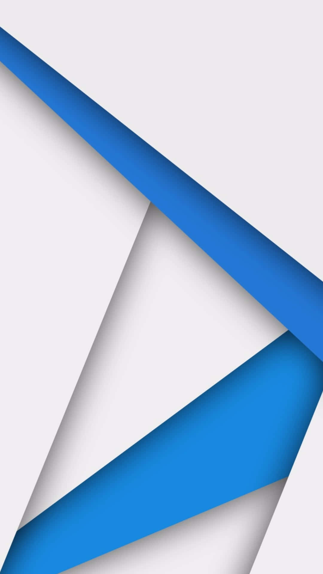Android Material 桌布 壁紙 — 動態的藍色和白色幾何形狀，以清晰的線條和柔和的陰影創造出現代抽象構圖。