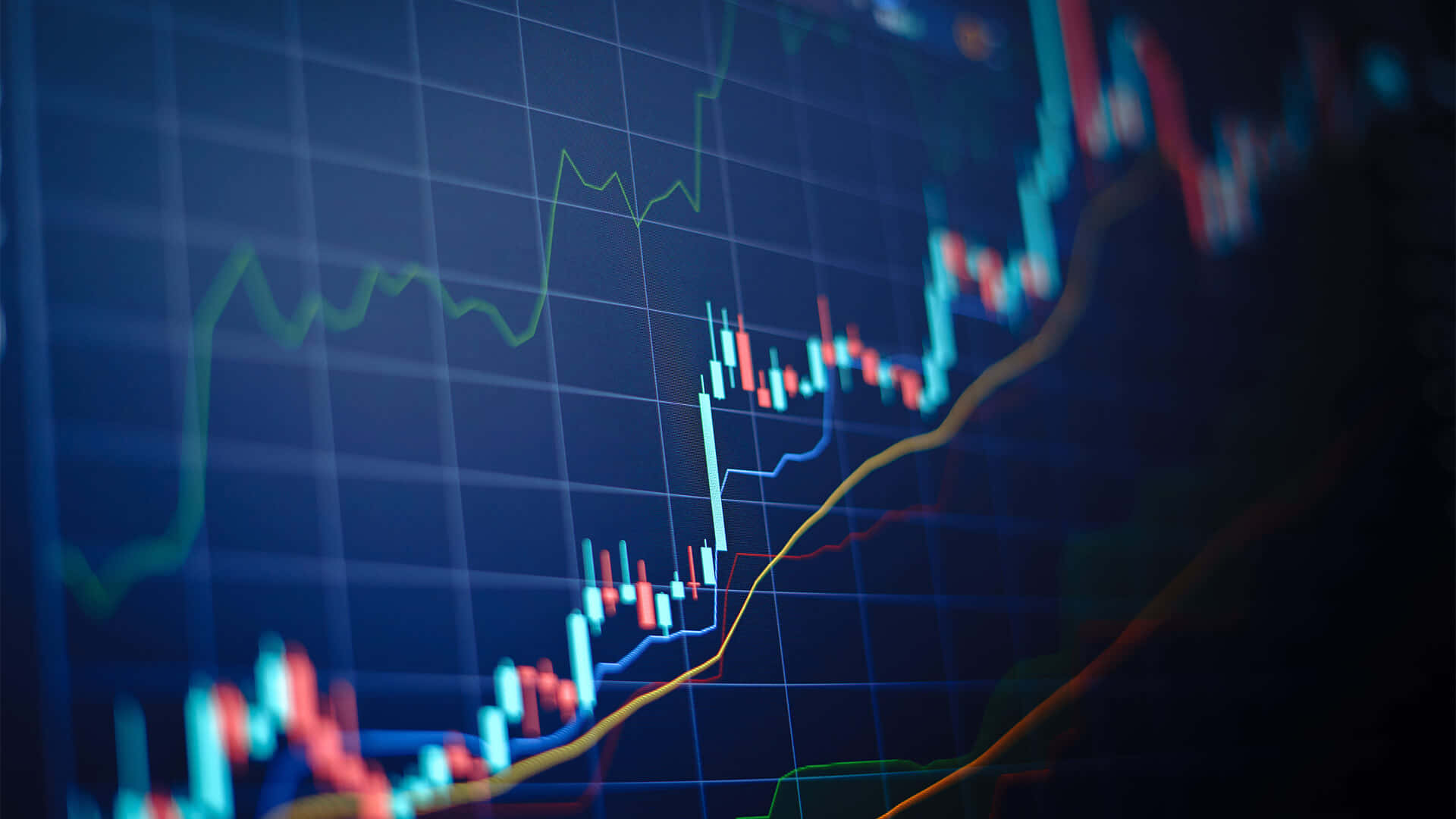 Money 桌布 壁紙 — 動態金融蠟燭圖和線圖在帶有模糊前景元素的深色網格背景上發光。