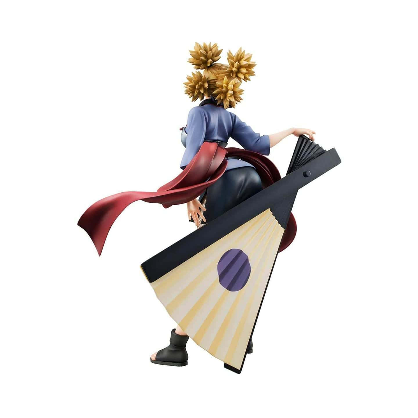Temari 桌布 壁紙 — 動漫公仔，角色有尖刺金髮和紅色腰帶，在白色背景前拿著一個大的黑色和米色扇子。
