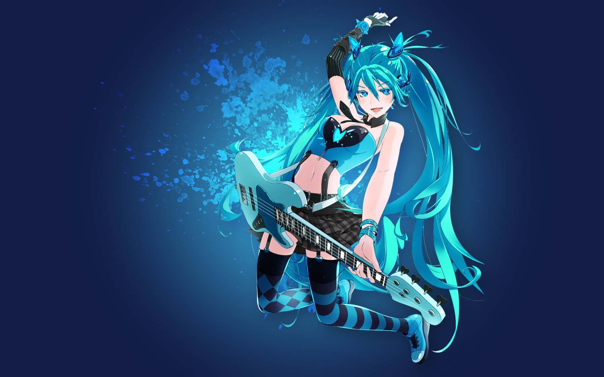初音未來 桌布 壁紙 — 動漫女孩，一頭藍綠色頭髮，在深藍色潑濺背景下彈奏電吉他。