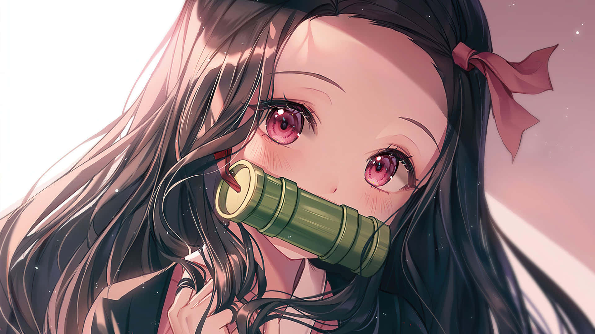 動漫女孩，長黑髮，粉紅眼睛，戴著竹製口塞。 — 禰豆子 GIF 壁紙