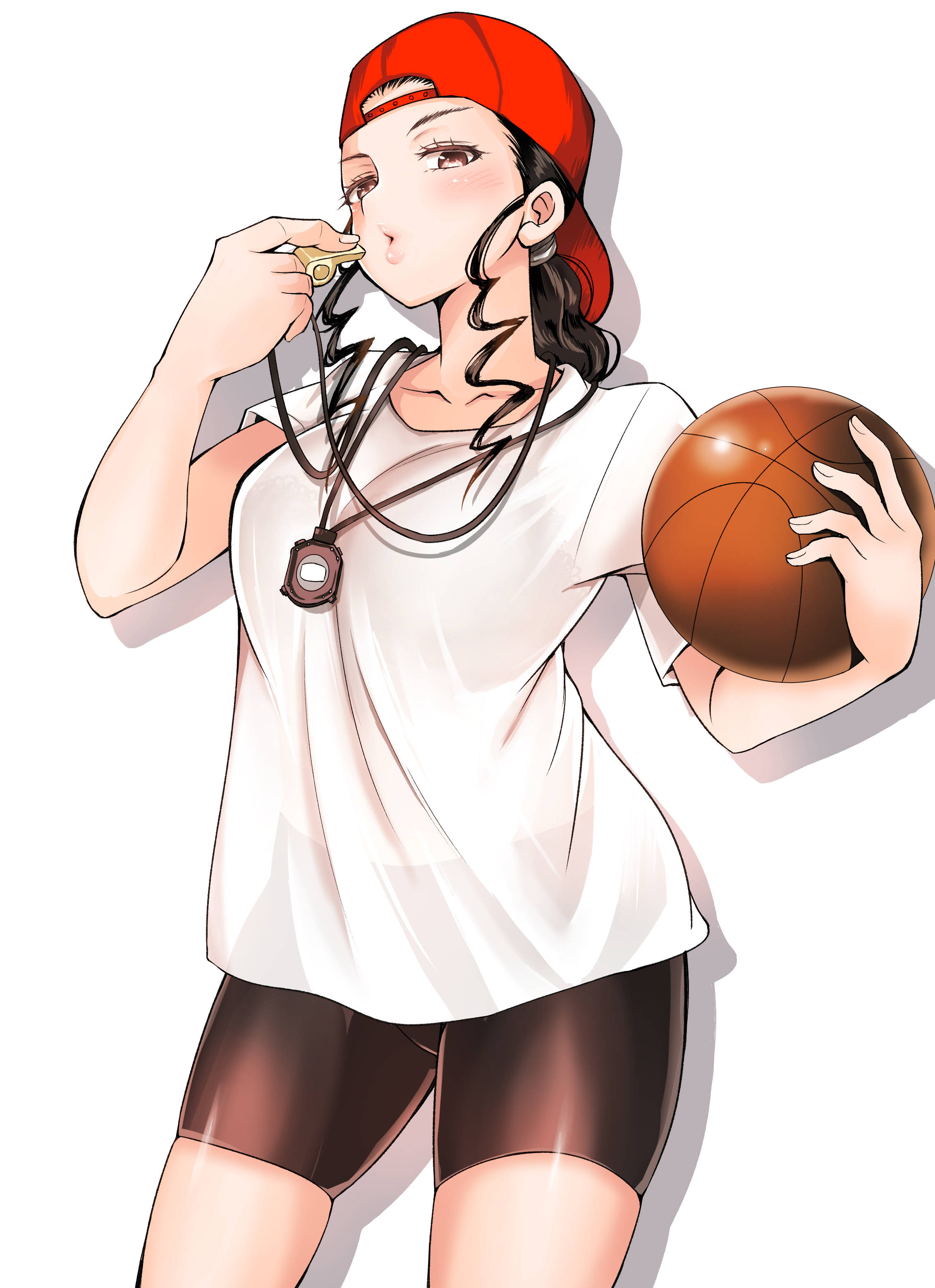 Slam 桌布 壁紙 — 動漫女孩戴紅帽，手持籃球，吹哨子，表情專注，背景為純白色。